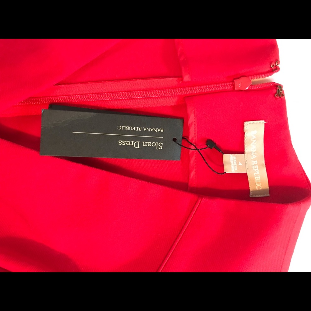 Red sleeveless dress